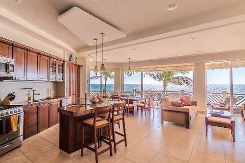 Four bedroom, ocean front, Vivo Resorts, Palmarito