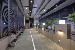 Property grounds - Hotel The Lotus Park (Ahmedabad)