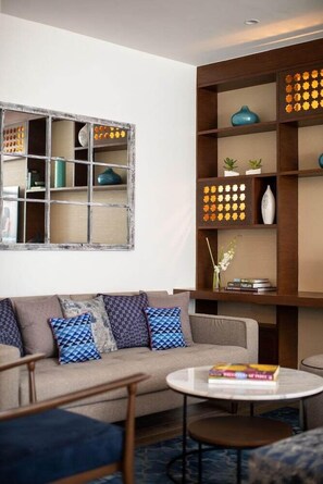 Living area - Renaissance Ahmedabad Hotel (Ahmedabad)