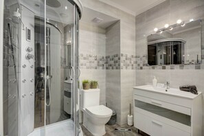 Bathroom - Inn Bairro Alto Bed & Breakfast (Lisbon)