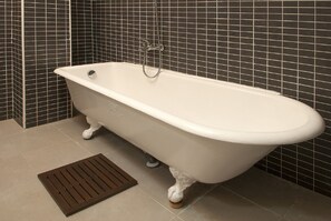 Bathroom - Inn Bairro Alto Bed & Breakfast (Lisbon)