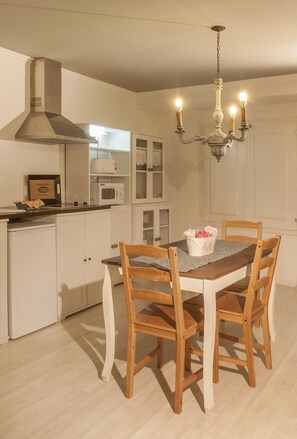 Dining - Inn Bairro Alto Bed & Breakfast (Lisbon)