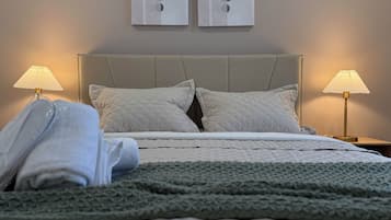 4 bedrooms, desk, iron/ironing board, free WiFi