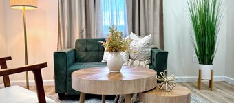 New Utica 4BR. Duplex Near Wynn & Nexus / with Ultra Fast WiFi