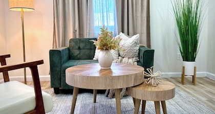 New Utica 4BR. Duplex Near Wynn & Nexus / with Ultra Fast WiFi