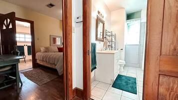 Bügeleisen/Bügelbrett, WLAN, Bettwäsche