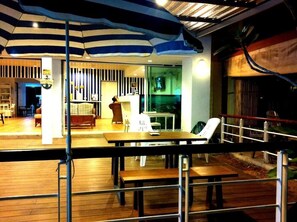 Outdoor dining - Nautical Home Bed & Breakfast Khaolak (Takua Pa)