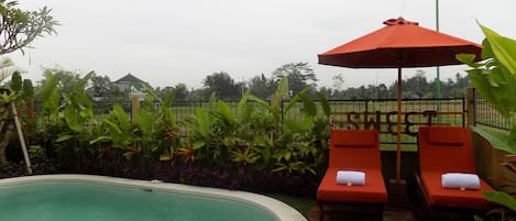 Kolam renang outdoor