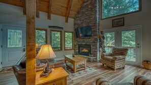 TV, fireplace - LAZY DAYZ - Lakefront - Deep Water Dock (Hayesville)