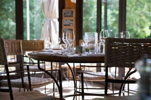 Dining - Mas De La Senancole (Gordes)