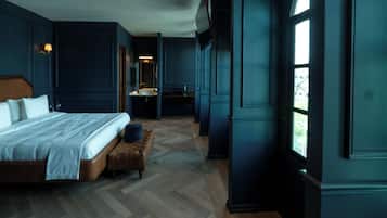 Quarto casal superluxo, vista para a cidade | Cortinas blackout, ferros/tábuas de passar roupa, Wi-Fi de cortesia