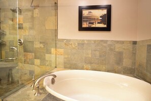 Shower, hair dryer, towels - Gnome Sweet Gnome-Fireplace-Playground-Fire Pit (Hiawassee)