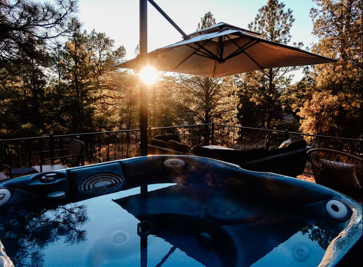 Tina de hidromasaje al aire libre