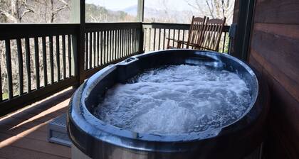 Antler Ridge-Hot tub-Pool table- *4x4 Required*