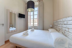 2 bedrooms, iron/ironing board, travel cot, WiFi - SR Charming flat in the city center (parking option) (Málaga)