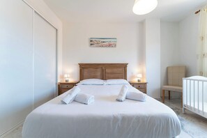 Fer et planche à repasser, Wi-Fi, draps fournis