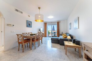 TV - SR Penthouse with sea views (Marbella)