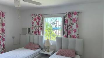 Iron/ironing board, internet, bed sheets