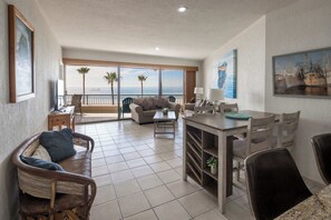 TV, offices - Oceanfront Sunsets at Sonoran Spa E305 (Puerto Peñasco)