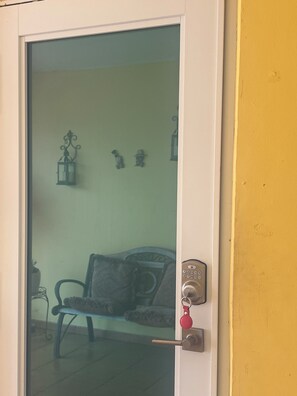 Interior - Cozy Private Room 2 - Your Quiet Downtown Miami Getaway (Miami)
