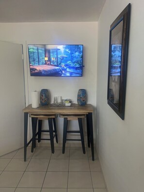 Interior - Cozy Private Room 2 - Your Quiet Downtown Miami Getaway (Miami)