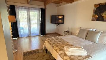 3 soverom, skrivebord, strykejern/-brett og wi-fi (inkludert)