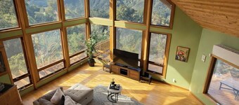 3-bedroom house in pleasant Los Gatos with cool AC and sparkling pool