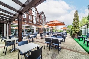 Khu ẩm thực ngoài trời