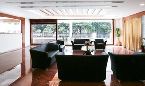 Lobby - Treebo Akshaya Mahal Inn (Mysore)