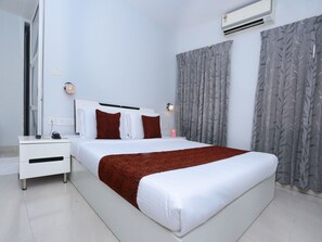 Room - OYO 10611 Hotel Malabar Illam (Kanayannur)