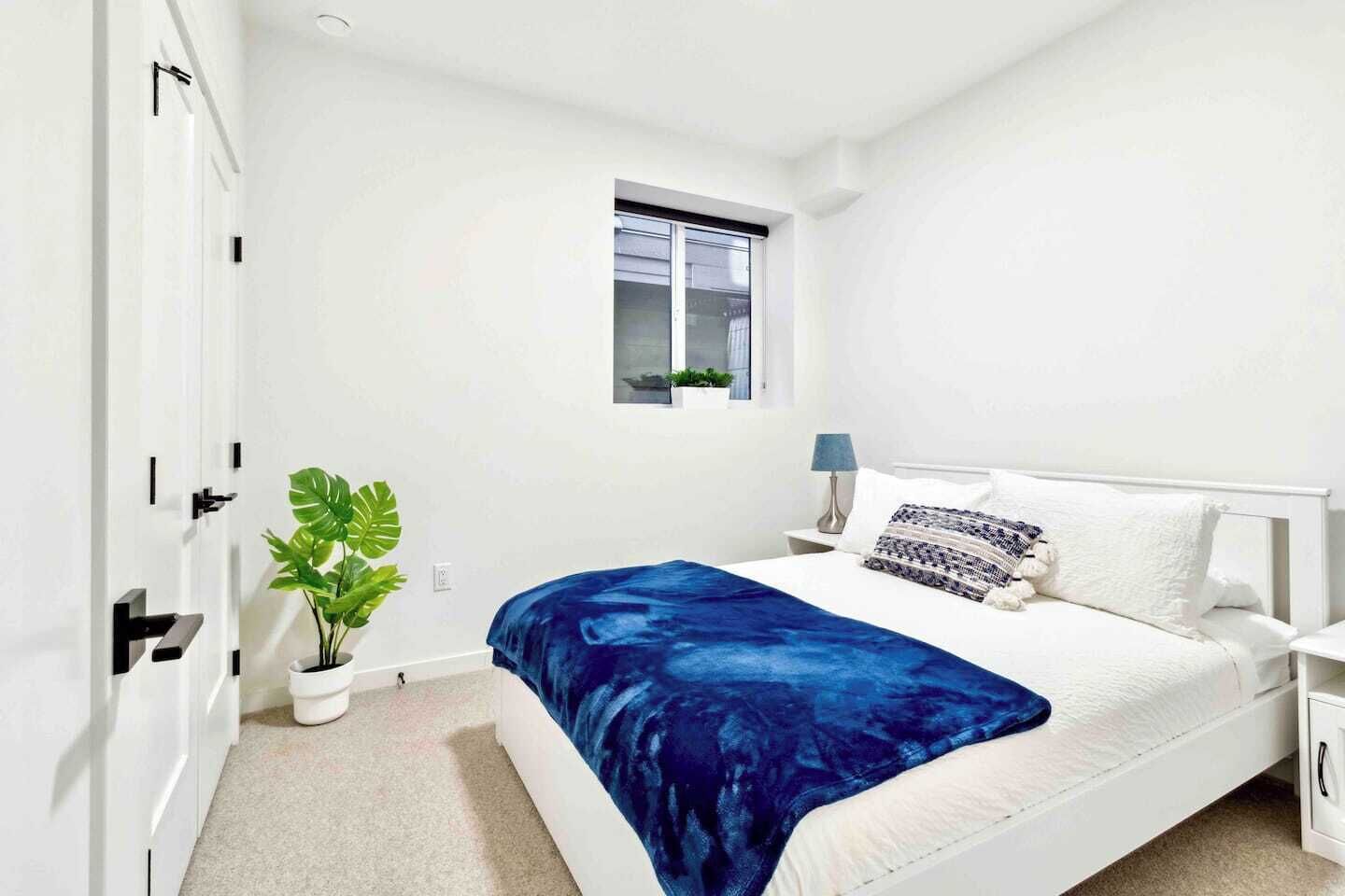 3 habitaciones, escritorio, tabla de planchar con plancha y wifi gratis 