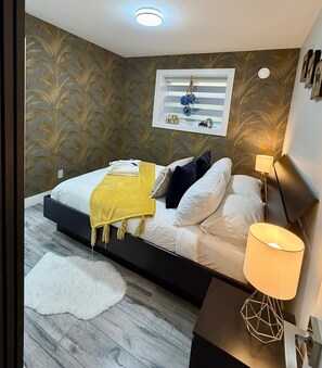 Desk, iron/ironing board, travel cot, free WiFi - Sparsh Villas - Lux+ Modern 2BR Suite w/Kitchen (Delta)