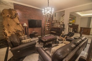 Living area - Front One Boutique Baluran Malang (Malang)