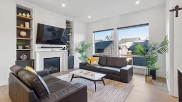 Téléviseur connecté, foyer, bureau