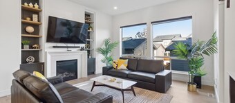 Exquisite & Luxurious Family Home with newly built, bright and stylish 6-bedroom, 3.5-bath home in Langley. We offers comfort and smart design, perfect for families, groups, or business travelers, close to parks and shopping.