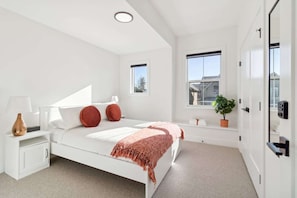 Skrivbord, strykjärn/strykbräda, resesäng och gratis wi-fi