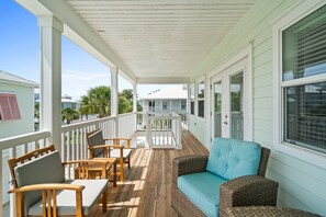 Property grounds - Dolphin Retreat | Pool, Golf Cart, Guest House & Steps to Beach! Pet Friendly! (Destin)