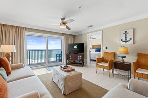 3 bedrooms, iron/ironing board, free WiFi, bed sheets - Beachfront~2 King Suites~Sunset Balcony~Family Resort w/Pool (Destin)