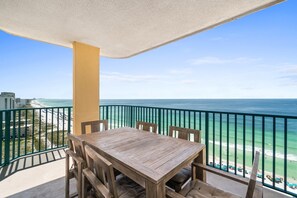 Outdoor dining - Must See ! Beach Front~ 2 King Mstrs +2 Q Bdrm ~ Fantastic Views! (Destin)