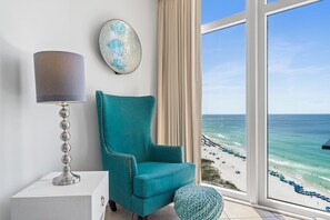 Interior - Must See ! Beach Front~ 2 King Mstrs +2 Q Bdrm ~ Fantastic Views! (Destin)