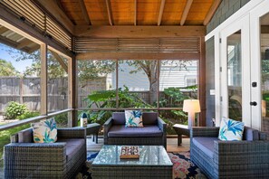 Interior - Private Pool, Steps to Beach, Screen in Porch, Cutest Cottage in Crystal Beach! (Destin)