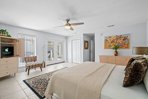 5 bedrooms, iron/ironing board, free WiFi, bed sheets - Steps to Beach~Private Pool~Pet Friendly~Carriage House~Optional Golf Cart! (Destin)