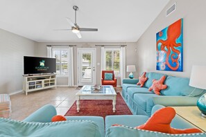 Smart TV - Golf Cart~2 Pools~Pet Friendly~Private Beach~The Blarney Stone (Destin)