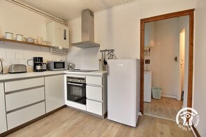 Frigorífic, microones, forn i placa de cuina 