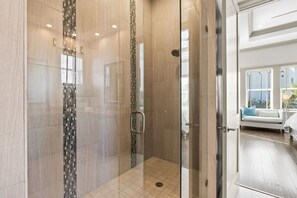 Shower, hair dryer, towels - New! Tranquility 98~Luxury 5BR Home w/ Private Pool ~Dogs Allowed! Destiny East Destin (Destin)