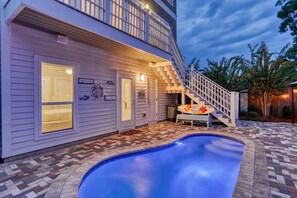 A heated pool - Toes in the Sand | Private Pool | Golf Cart | Minutes to the Gulf | Firepit | Luxury 5BR Home (Destin)
