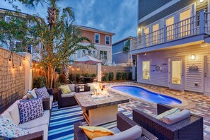Outdoor dining - Toes in the Sand | Private Pool | Golf Cart | Minutes to the Gulf | Firepit | Luxury 5BR Home (Destin)