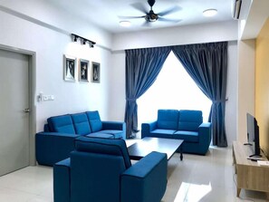 Living area - Sunset Seaview Vacation Condos @ Infinity Avenue (Kota Kinabalu)