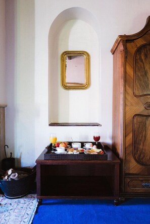 Interior - Trikolonion Country Arkadia (Gortynia)