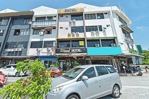 Exterior - D'pearl Hotel (George Town)